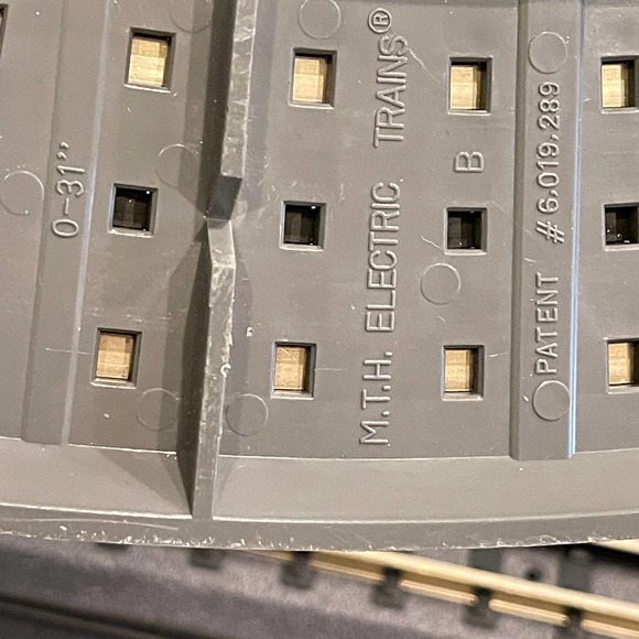 Lionel Thomas & Friends Sodar Freight Expansion Pack 0-31" Curved Train Track - Picture 2 of 4